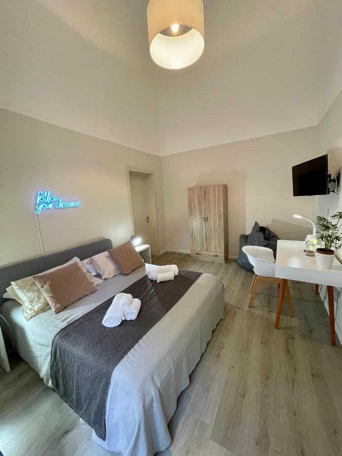 4 Balconi Rooms Paladini B&B E Appartamenti Лечче Экстерьер фото