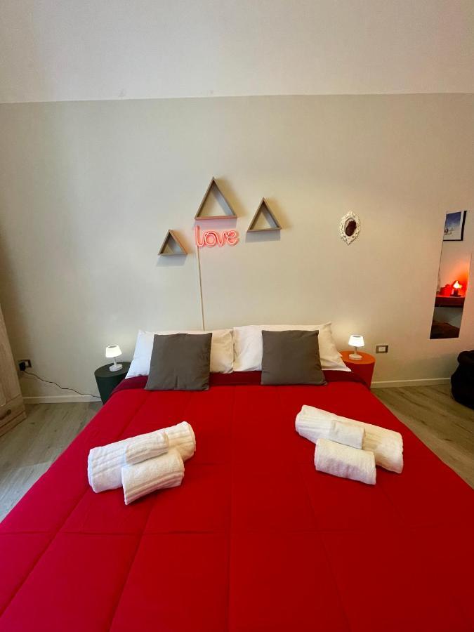 4 Balconi Rooms Paladini B&B E Appartamenti Лечче Экстерьер фото