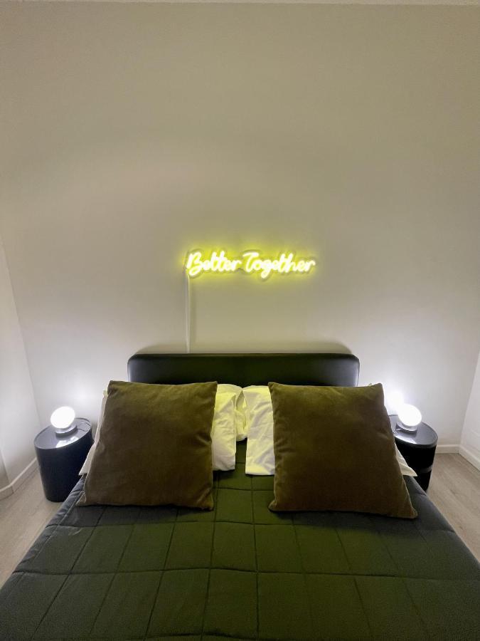 4 Balconi Rooms Paladini B&B E Appartamenti Лечче Экстерьер фото