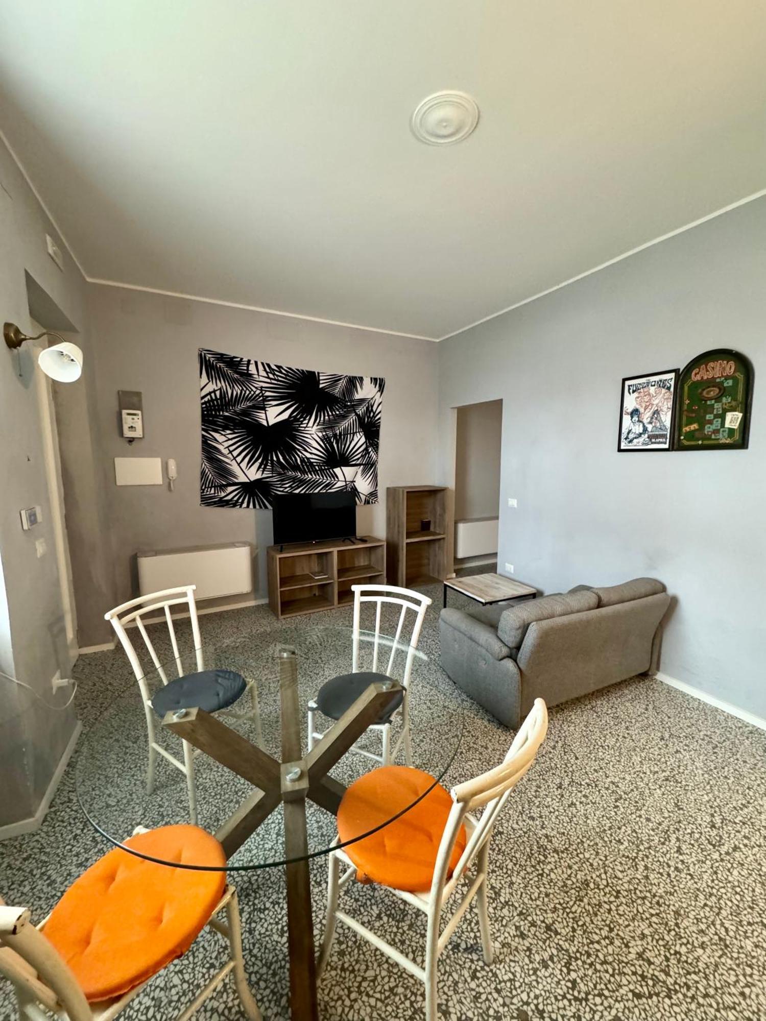 4 Balconi Rooms Paladini B&B E Appartamenti Лечче Экстерьер фото