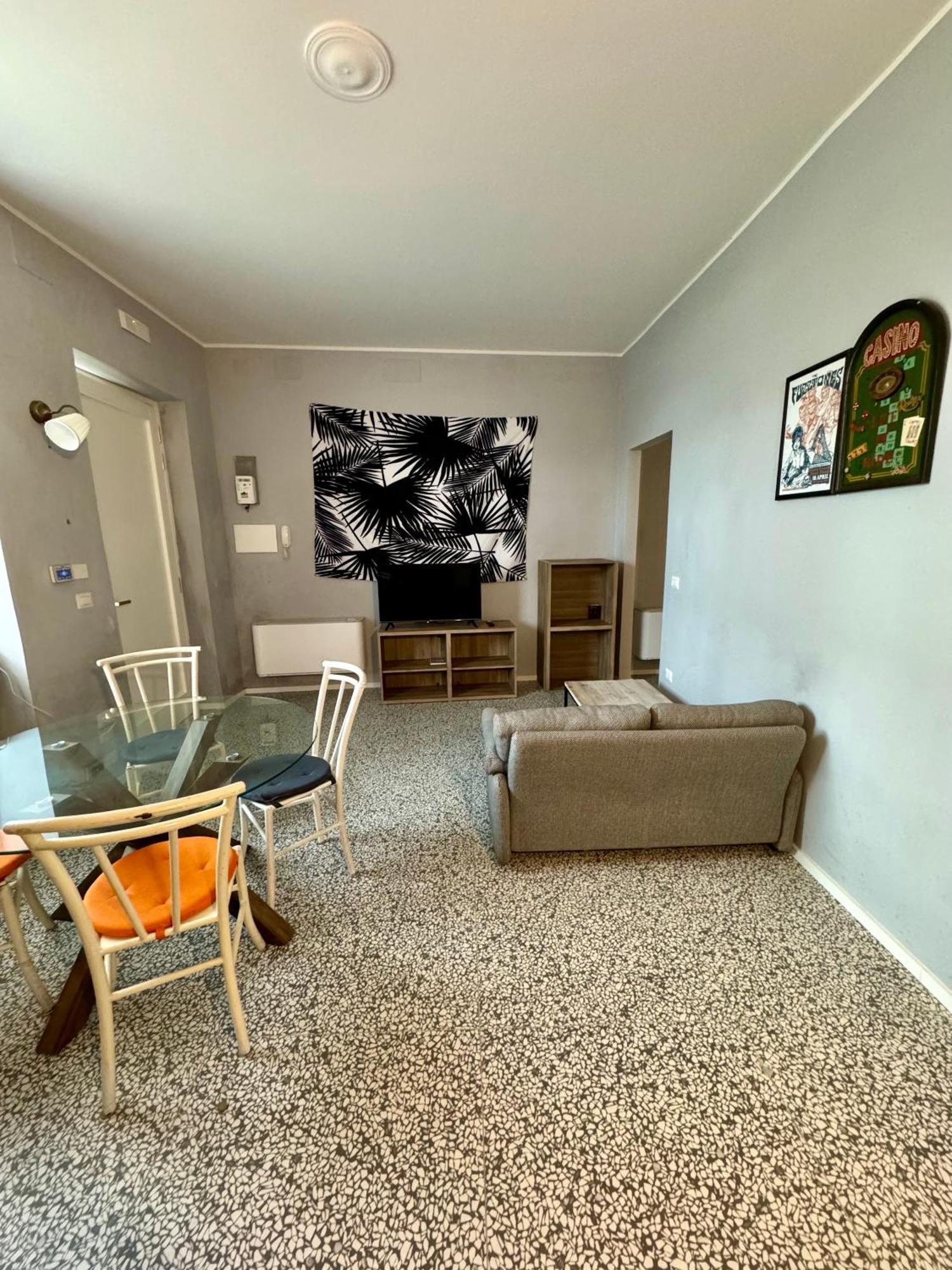 4 Balconi Rooms Paladini B&B E Appartamenti Лечче Экстерьер фото